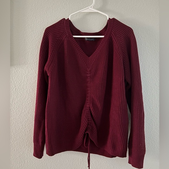 PrettyGarden Sweaters - PrettyGarden Maroon / Wine V-Neck Ruched Sweater Size Large